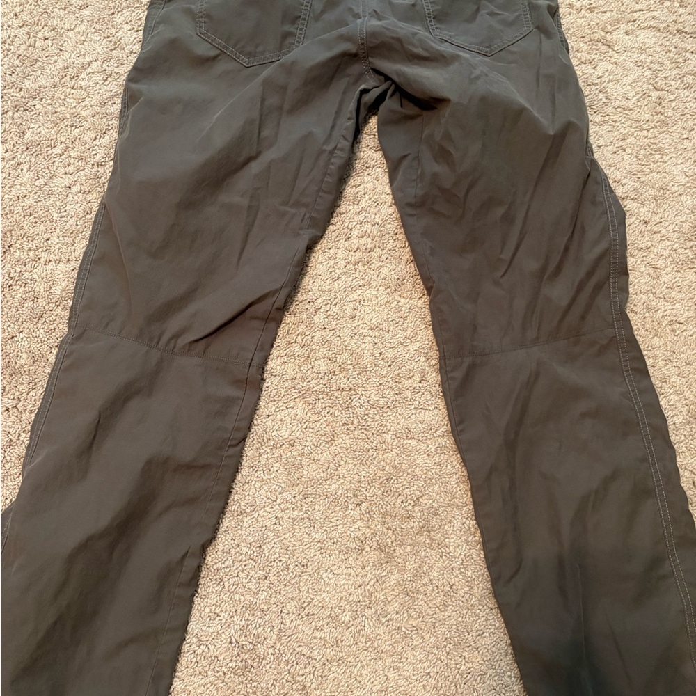 Kuhl Gray Cargo Pants Durable Outdoor Wear